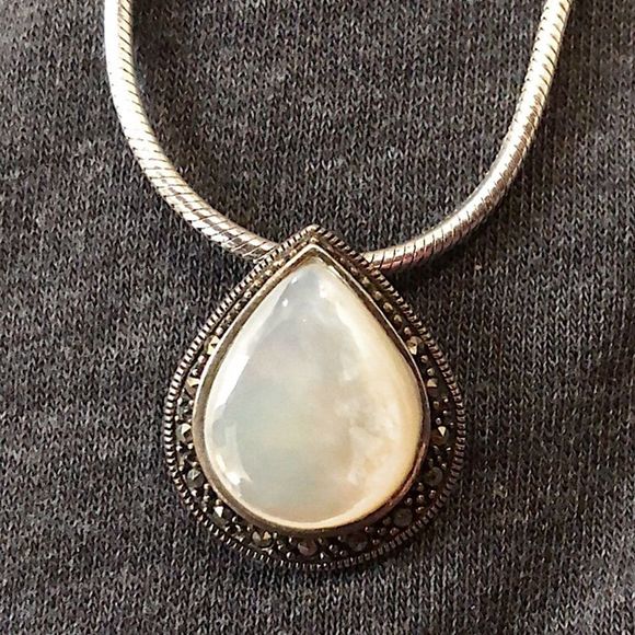 Vintage Marcasite Mother of Pearl Sterling Silver Teardrop Necklace - Picture 10 of 13